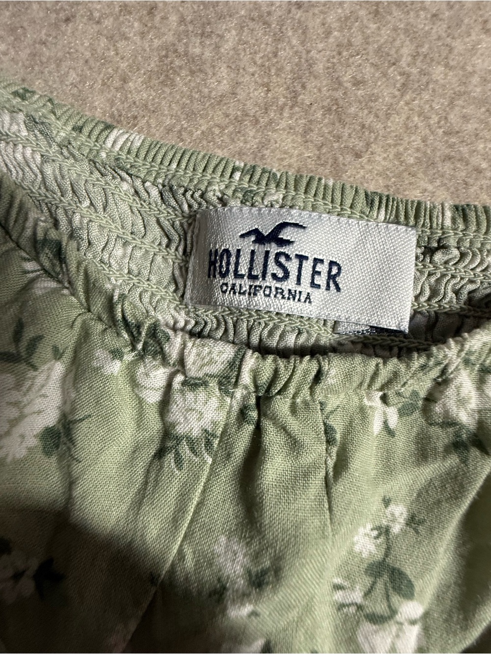 Hollister Light Sage Green Floral Puff-Sleeve Crop Top‎ - Picture 5 of 9